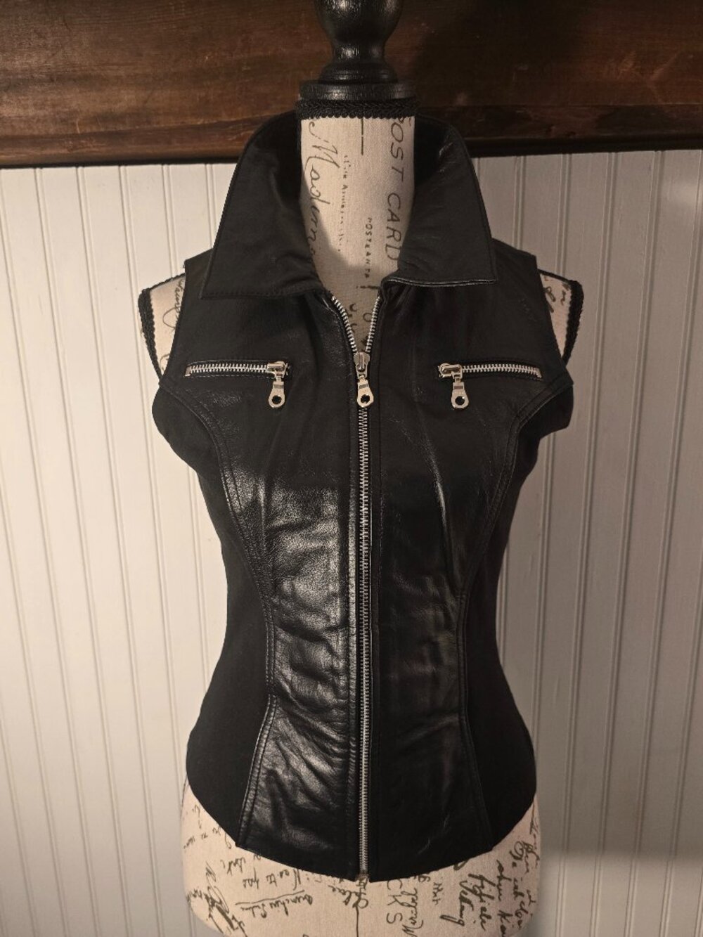 Wilson's Maxima Black Leather Vest - Picture 2 of 7